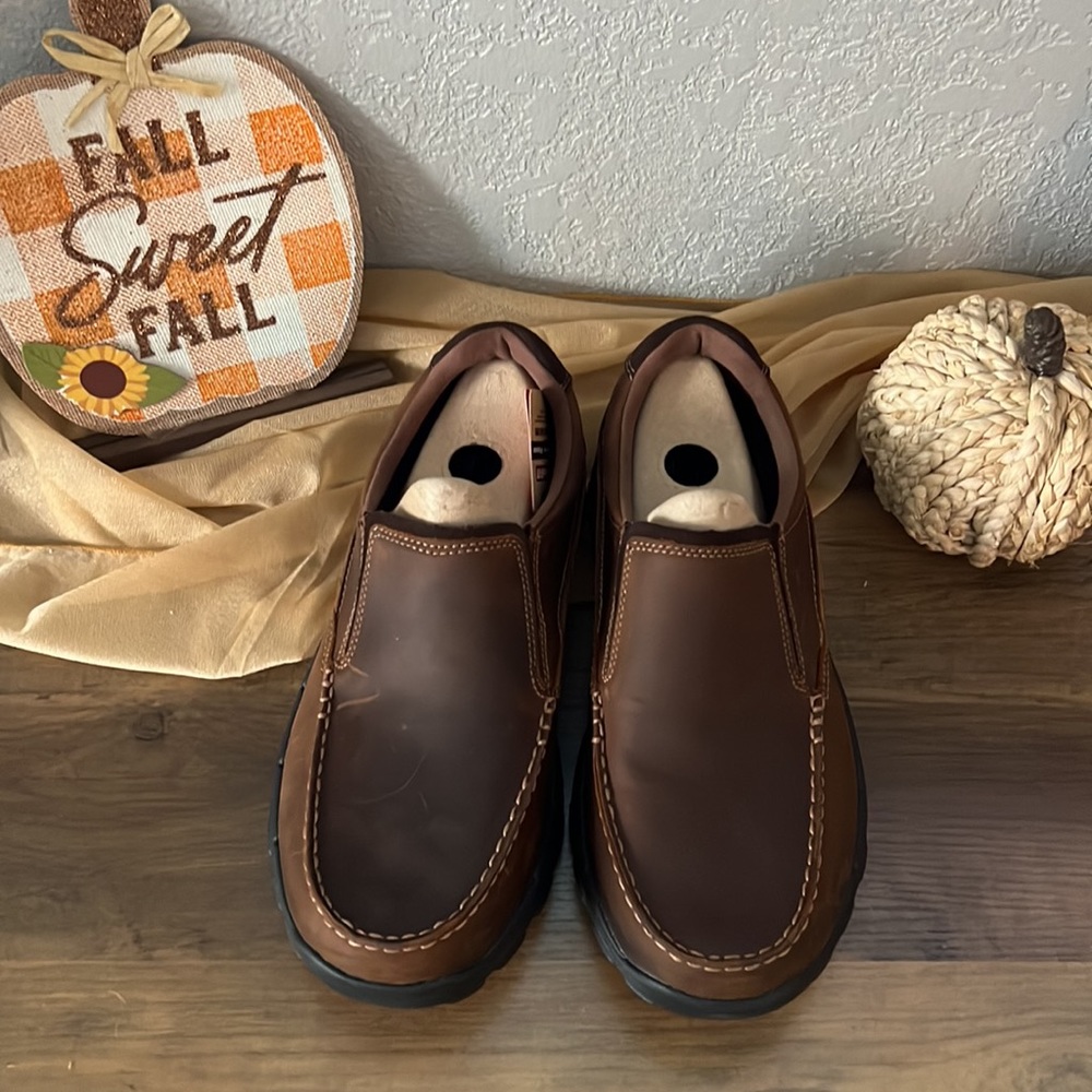 Relaxed fit /wide memory foam mens Skechers